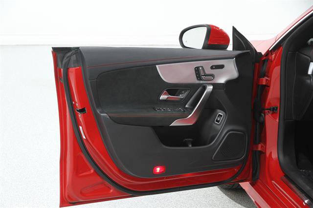 Used 2020 Mercedes-Benz CLA 250 4MATIC image 4