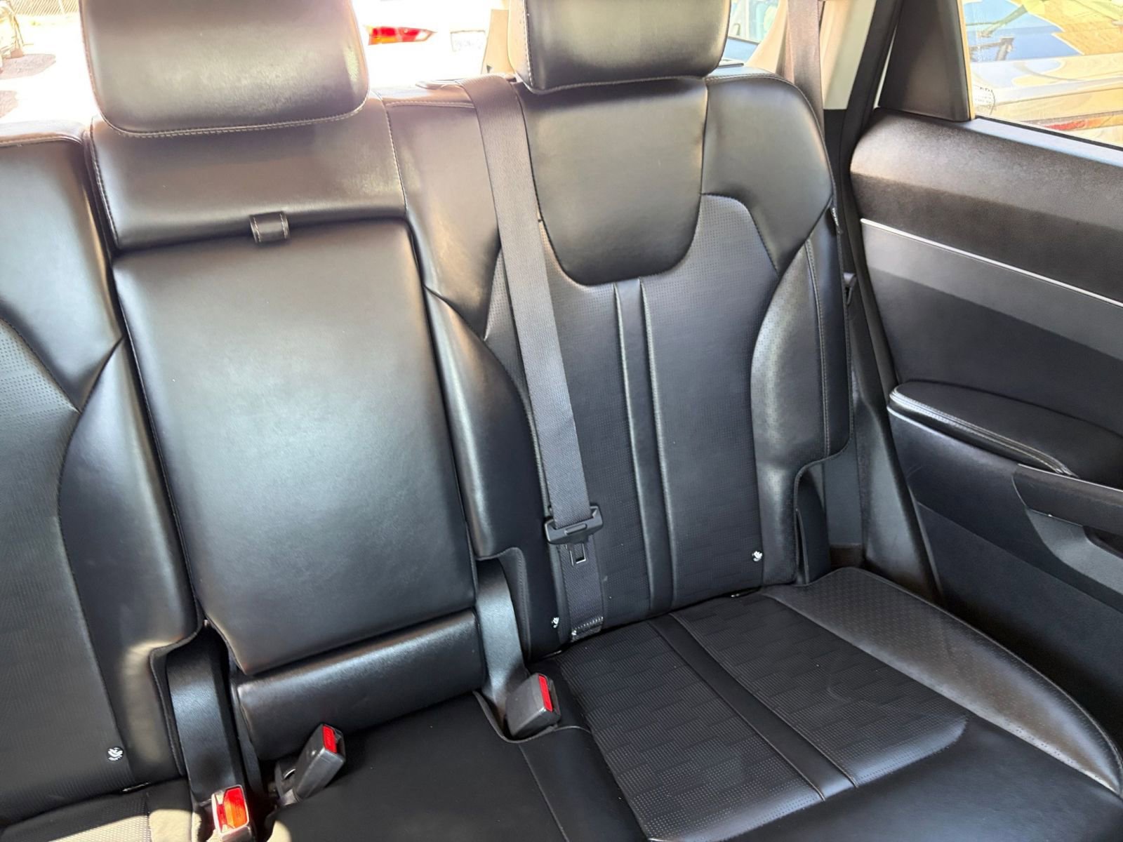 Used 2024 Kia Sorento S FWD image 37