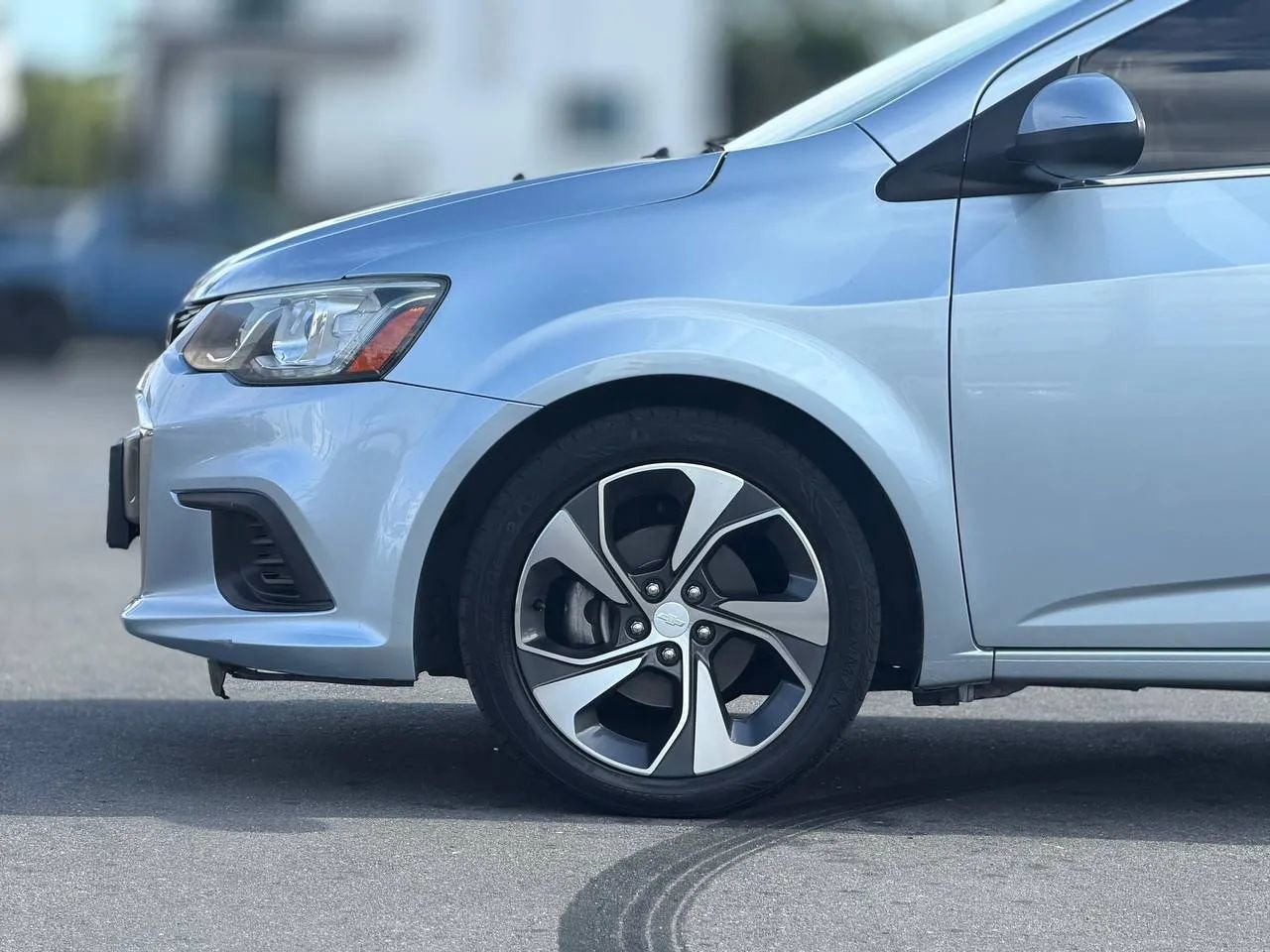 Used 2018 Chevrolet Sonic Premier FWD image 7
