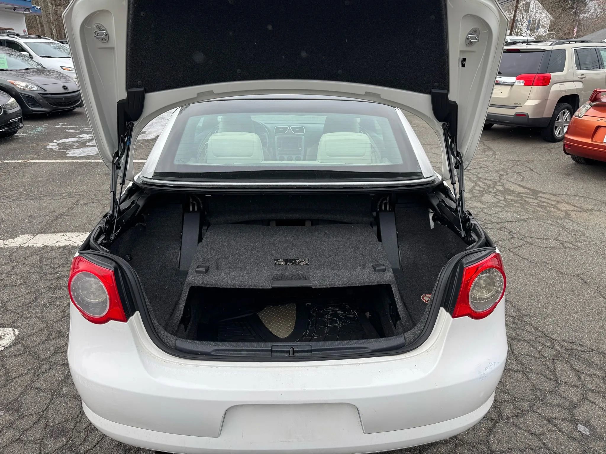Used 2010 Volkswagen Eos Komfort image 9