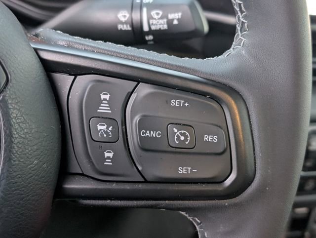 Used 2025 Jeep Gladiator Sport image 22