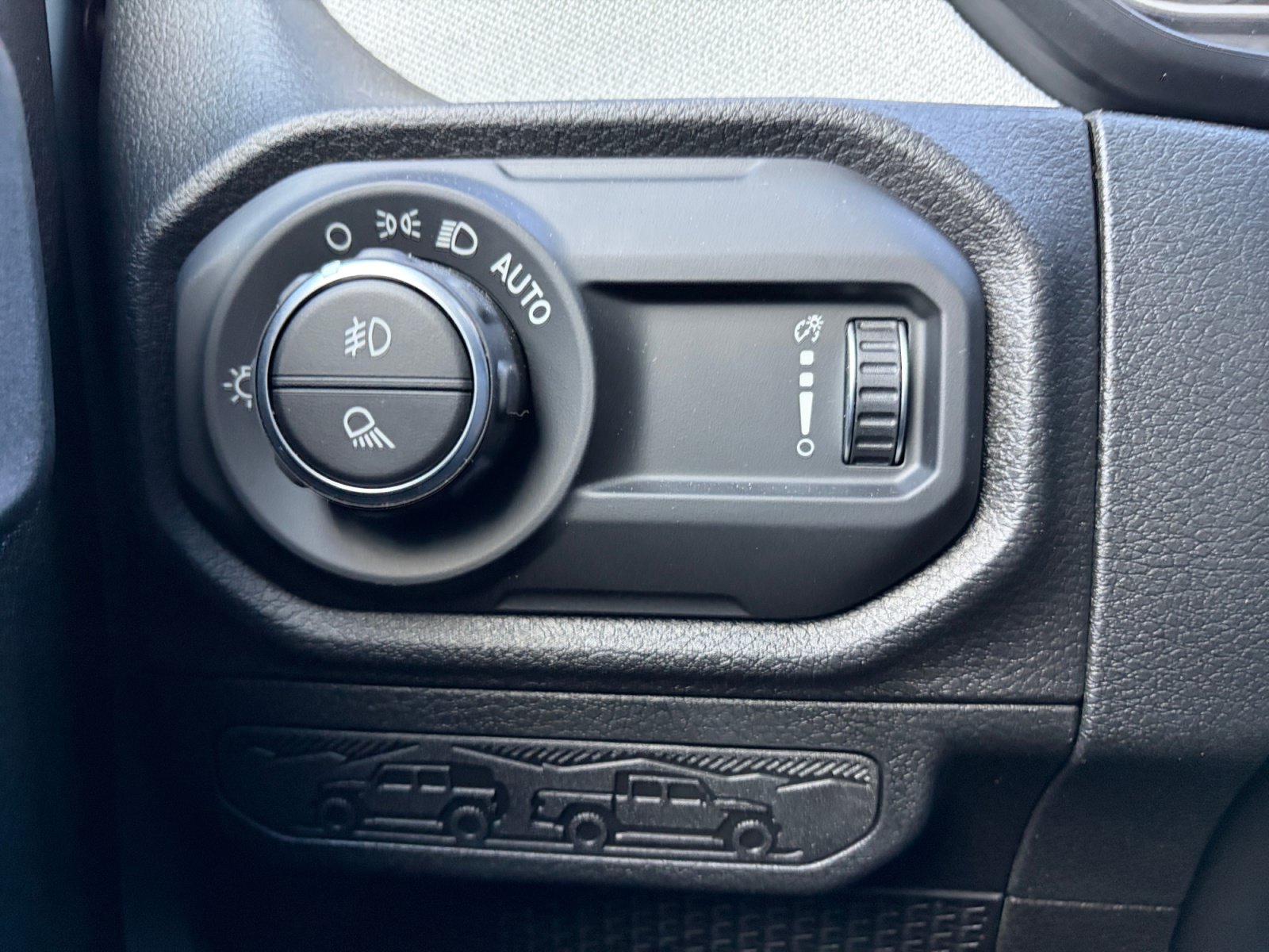 New 2026 Jeep Gladiator Sport AWD/4WD image 25