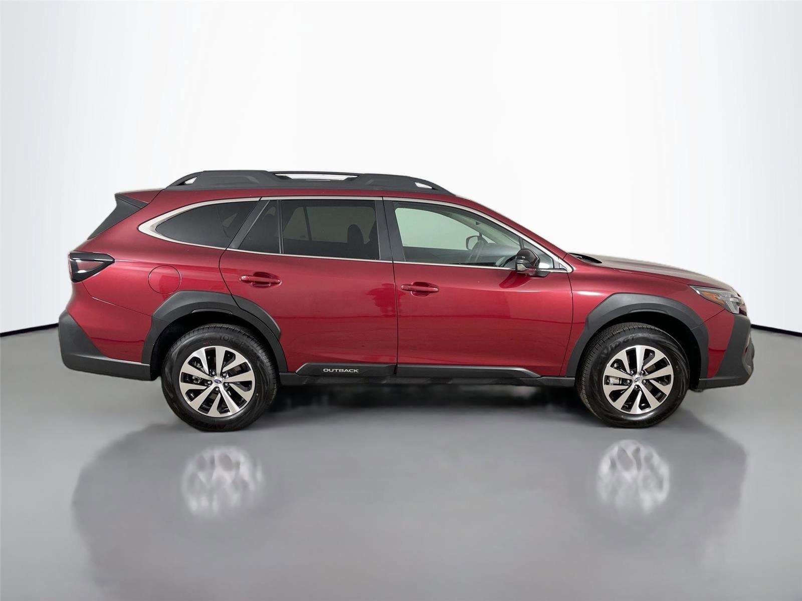 Used 2025 Subaru Outback Premium image 17