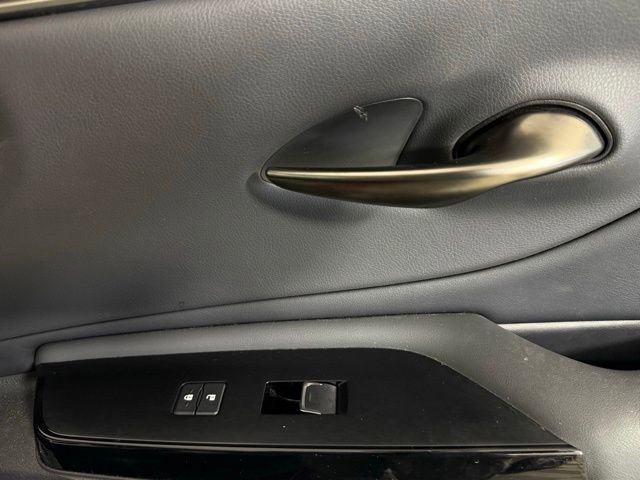 Used 2022 Lexus ES 300h w/ Premium Package FWD image 31