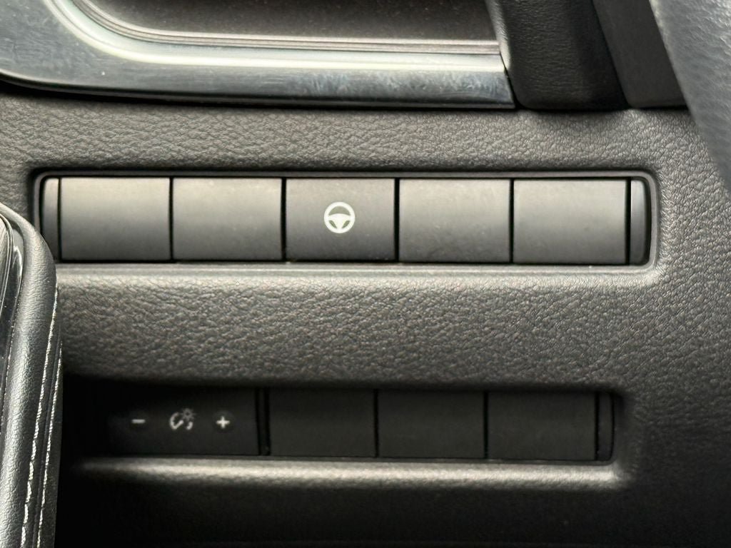 Used 2023 Nissan Rogue SV AWD/4WD image 19