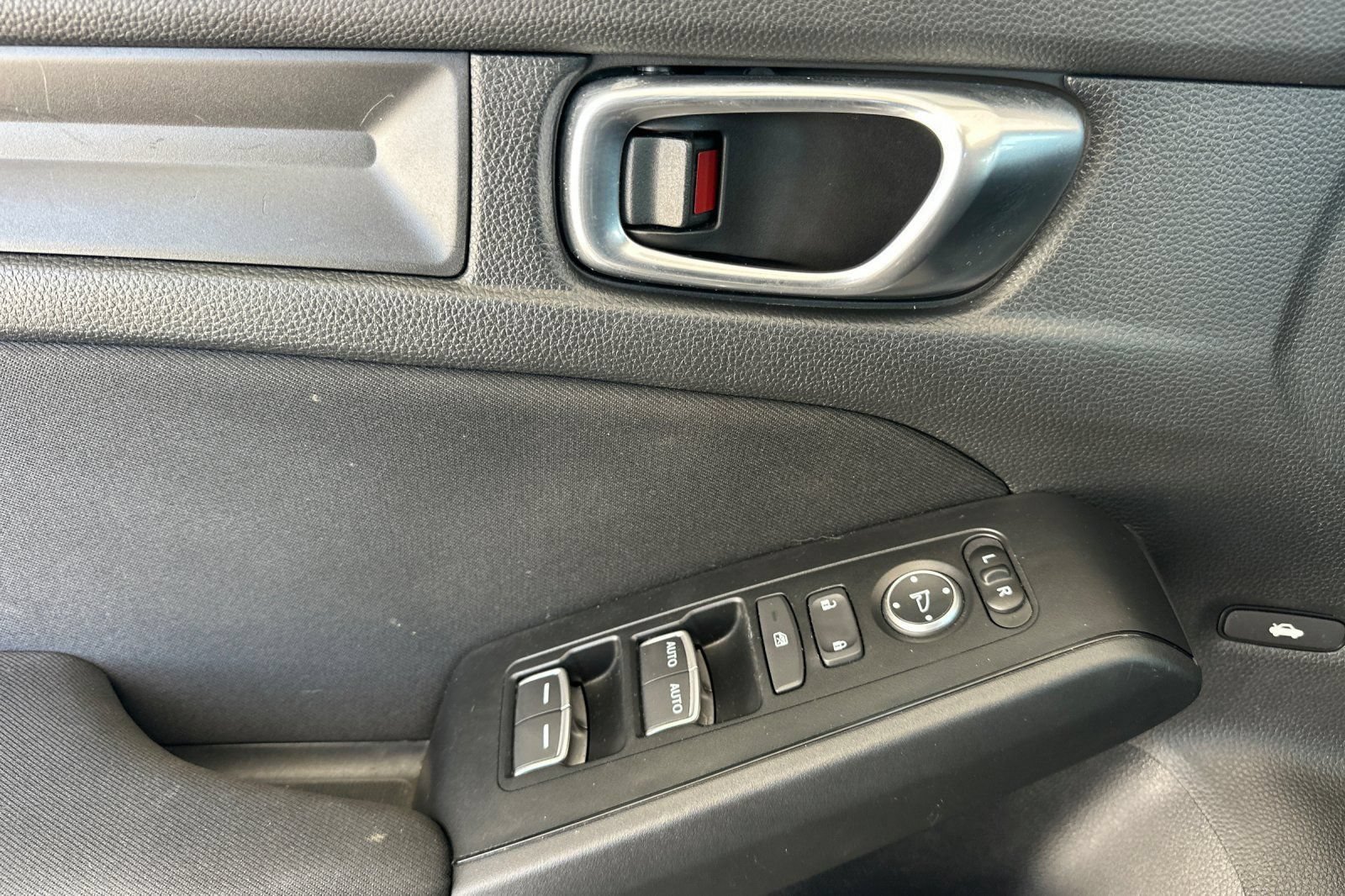 Used 2025 Honda Civic Sport image 11