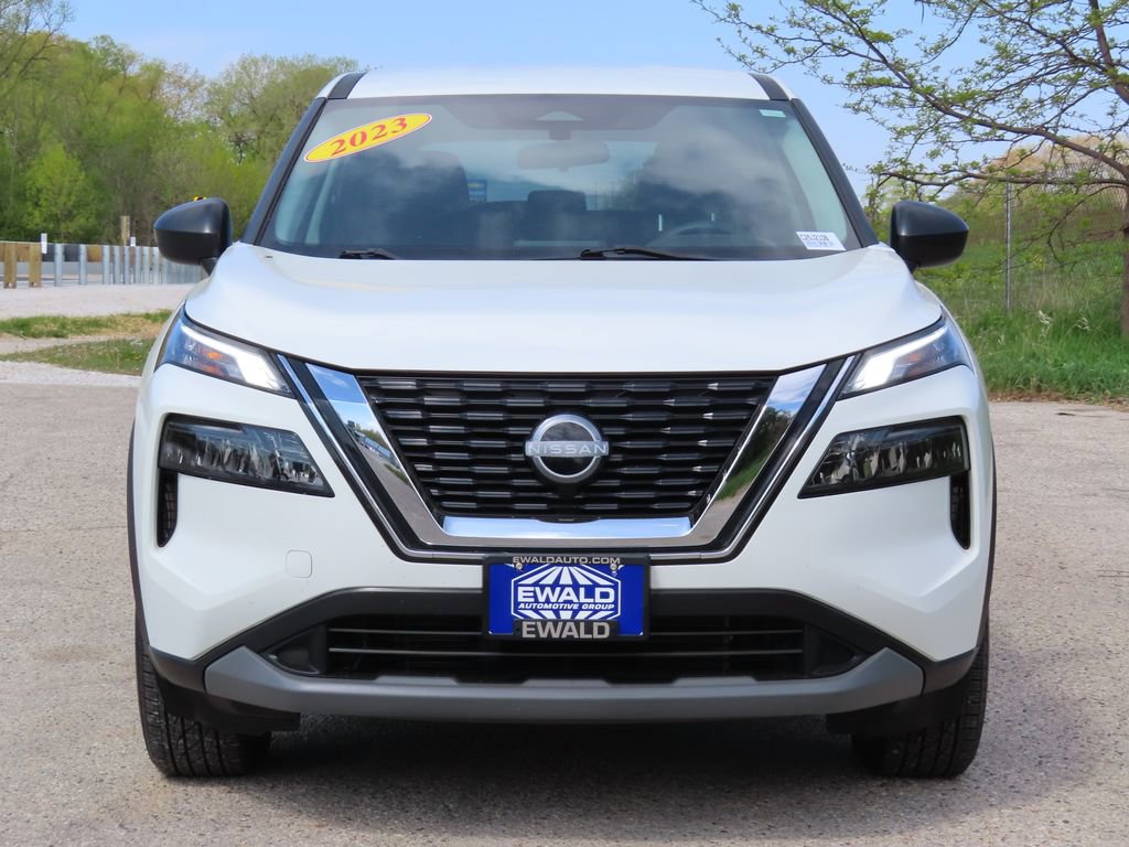 Used 2023 Nissan Rogue S AWD/4WD image 14