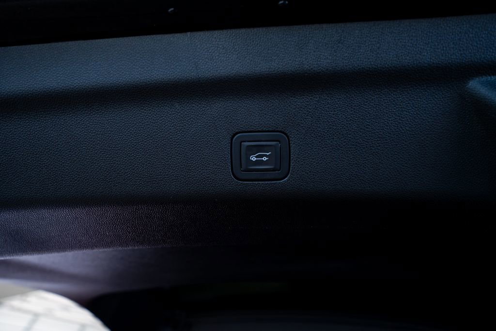 Used 2025 Cadillac Escalade V image 56