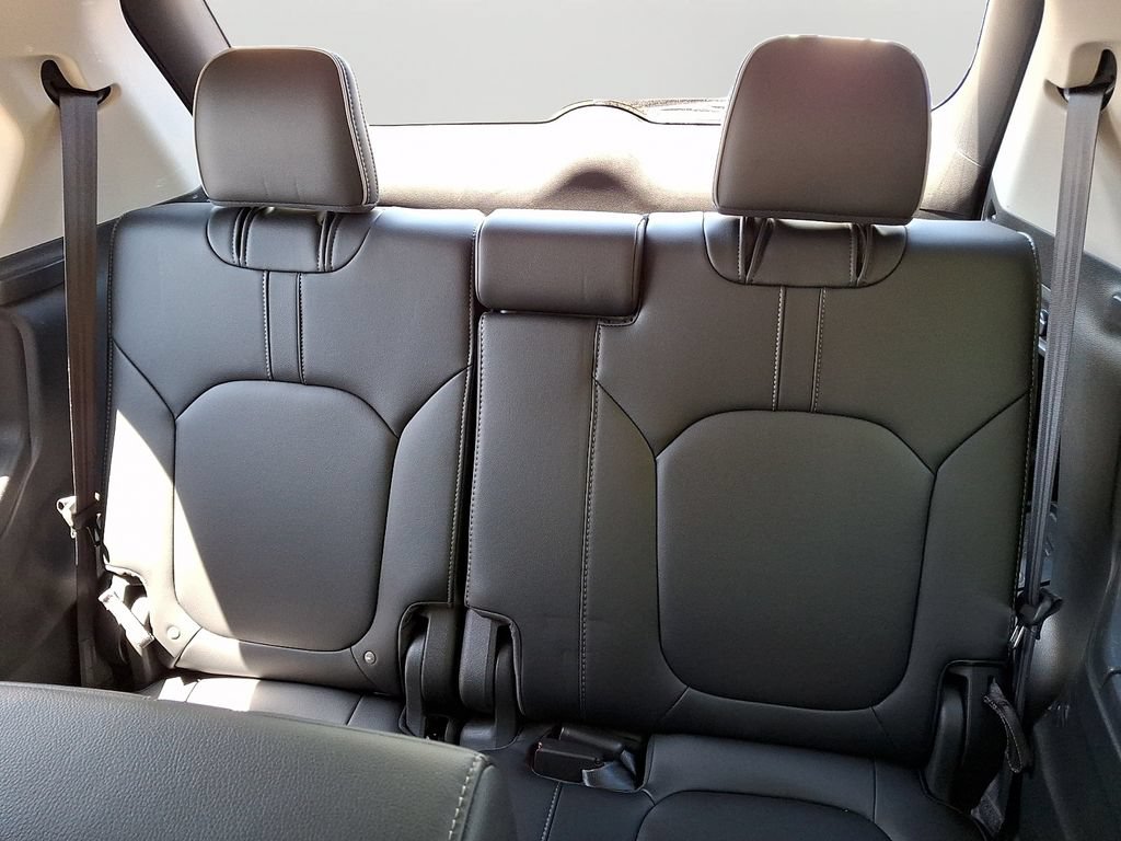 Used 2025 Honda Pilot Elite image 13