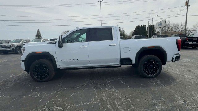 New 2026 GMC Sierra 2500 Denali Ultimate w/ LPO, Black Badging Package image 5