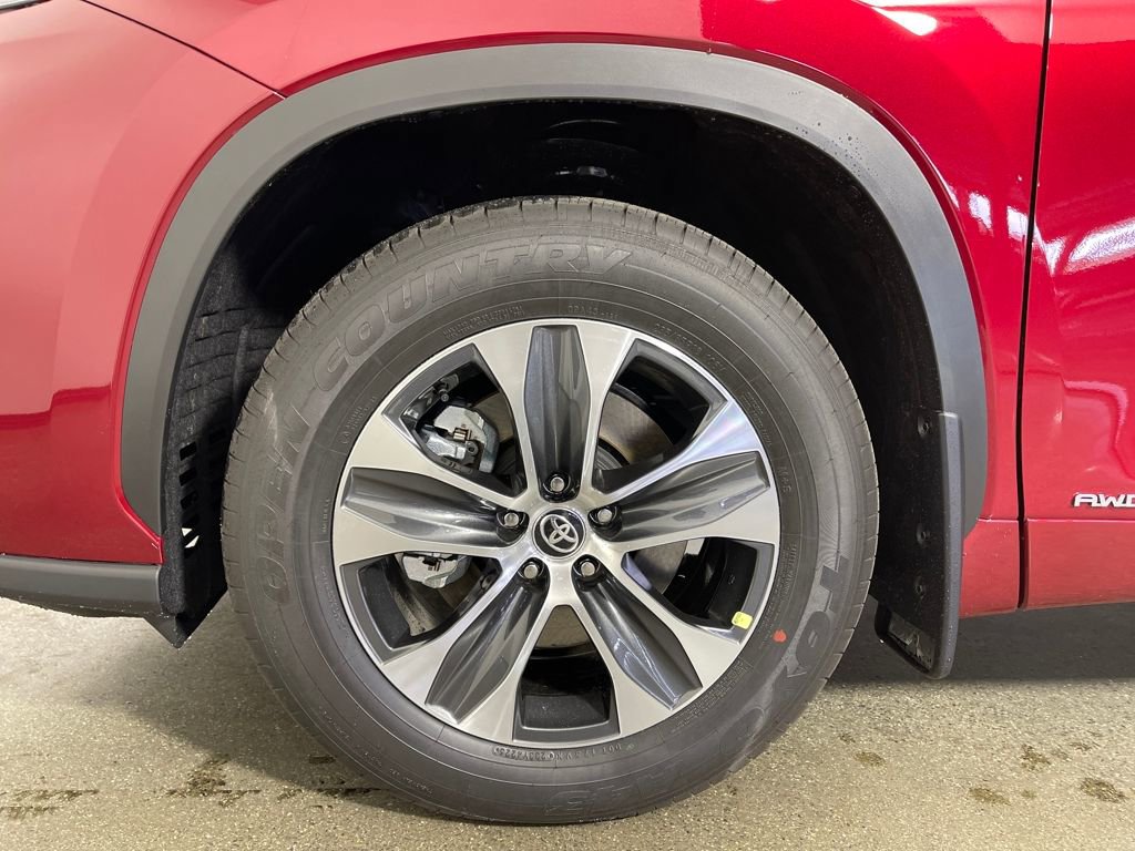 New 2026 Toyota Highlander XLE image 11