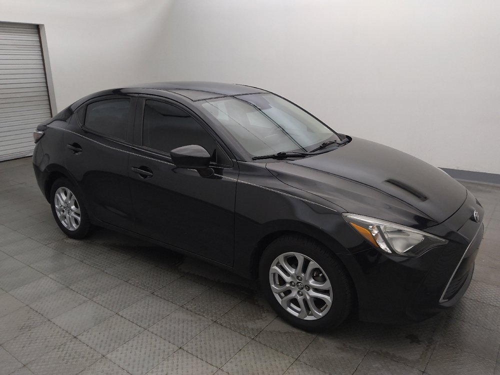 Used 2017 Toyota Yaris iA FWD image 11