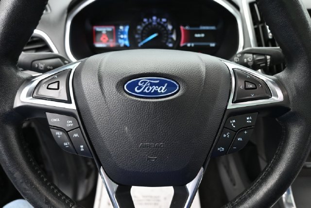 Used 2020 Ford Edge Titanium w/ Equipment Group 301A AWD/4WD image 18