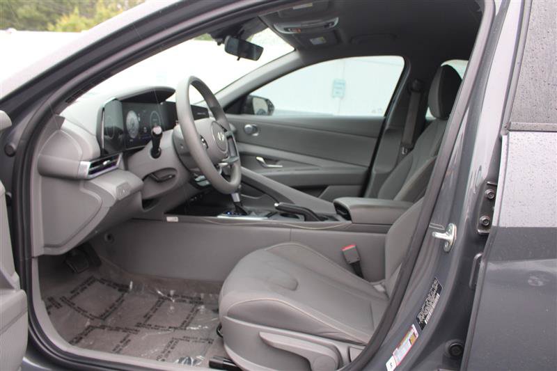 Used 2024 Hyundai Elantra SEL FWD image 9
