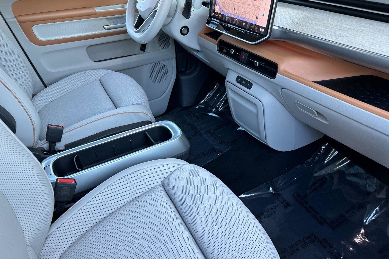 New 2025 Volkswagen ID. Buzz 1st Edition image 16