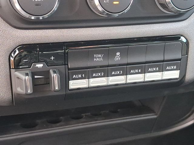 Used 2024 RAM 2500 Tradesman w/ Chrome Appearance Group image 22