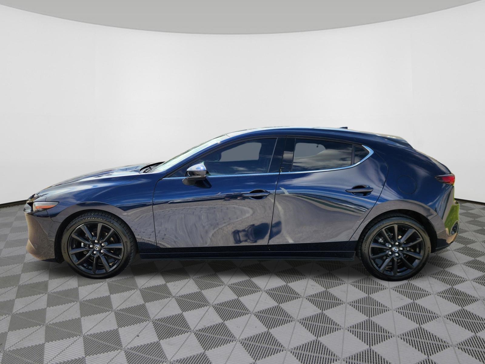 Used 2020 MAZDA MAZDA3 Hatchback w/ Premium Package FWD image 5