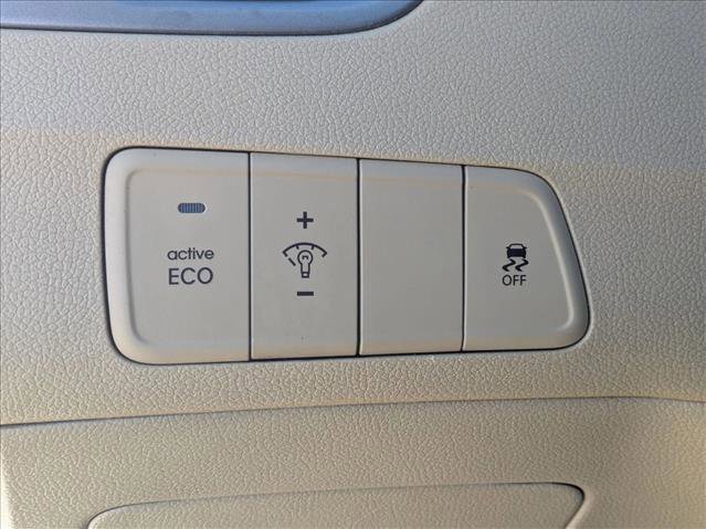 Used 2013 Hyundai Elantra Limited w/ Technology Pkg image 11