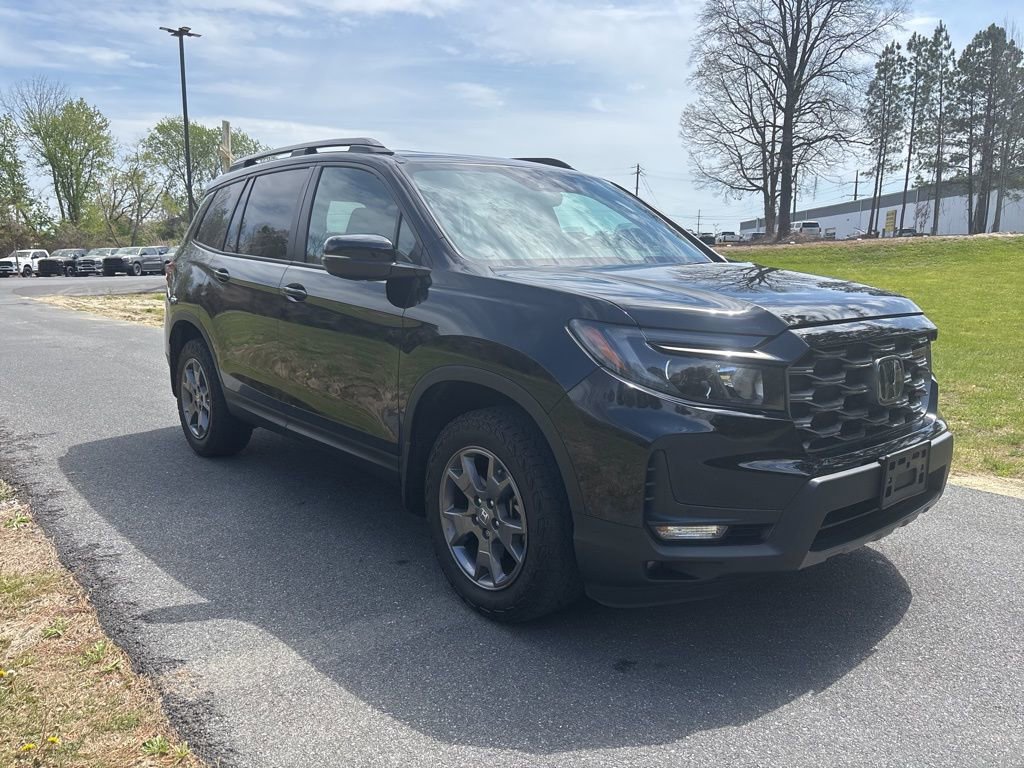 Used 2024 Honda Passport TrailSport image 3