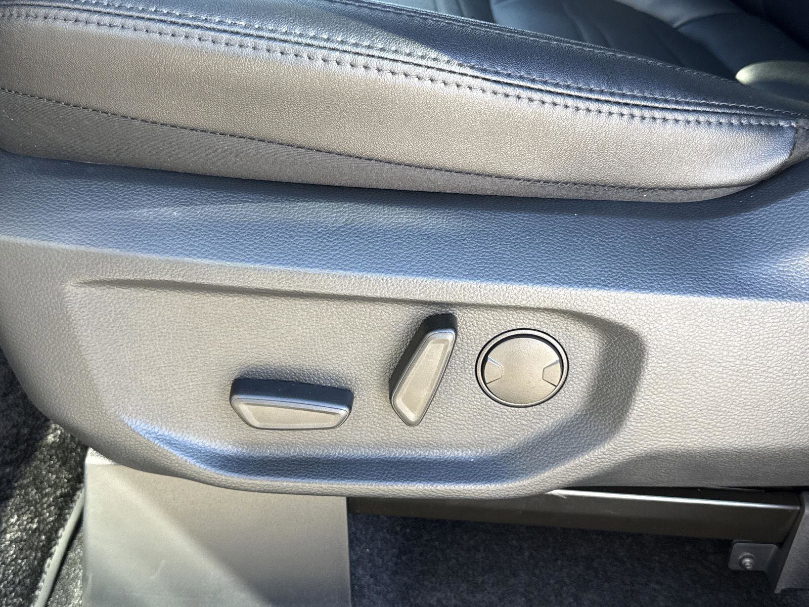 New 2025 Ford Ranger Lariat w/ Black Appearance Package image 15