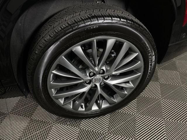 Used 2025 Buick Enclave Avenir w/ Super Cruise Package FWD image 46