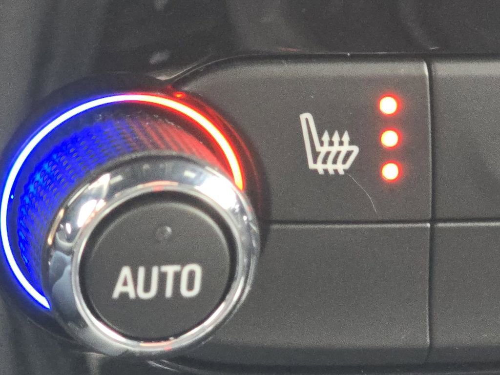 Used 2023 Buick Enclave Essence w/ LPO, Touring Package image 5