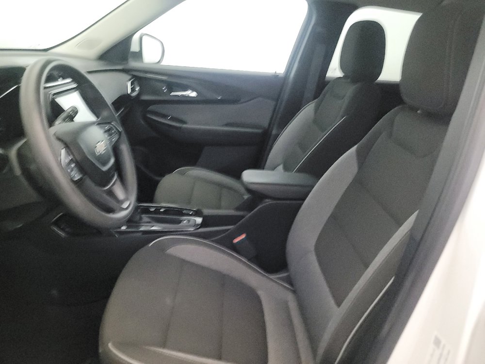 Used 2022 Chevrolet TrailBlazer LT w/ Convenience Package FWD image 17