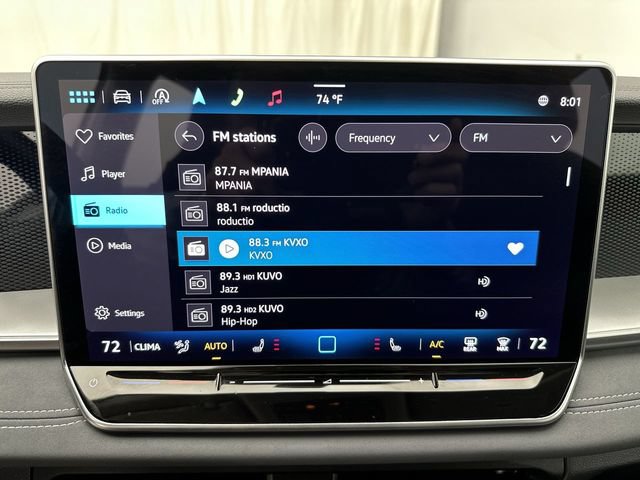 Certified 2025 Volkswagen Tiguan SE AWD/4WD image 17