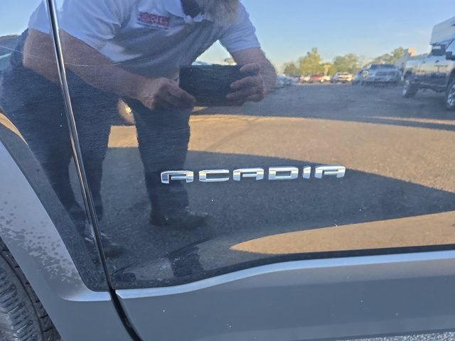 Used 2023 GMC Acadia SLE FWD image 10