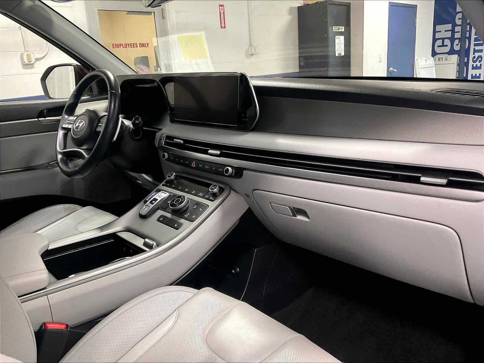 Used 2023 Hyundai Palisade SEL AWD/4WD image 14