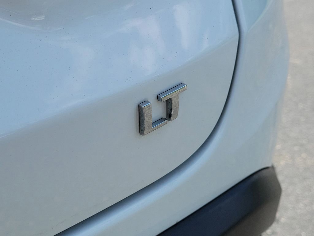 Used 2024 Chevrolet Trax LT w/ Sunroof Package FWD image 6
