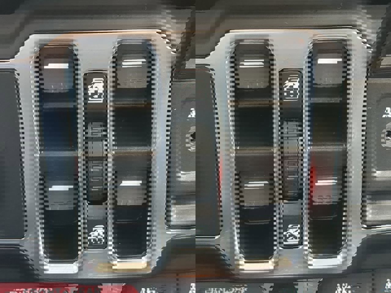 Used 2023 Jeep Gladiator Rubicon w/ Cold Weather Group image 22