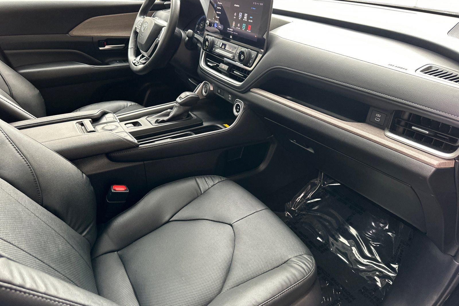 Used 2025 Toyota Grand Highlander AWD image 21