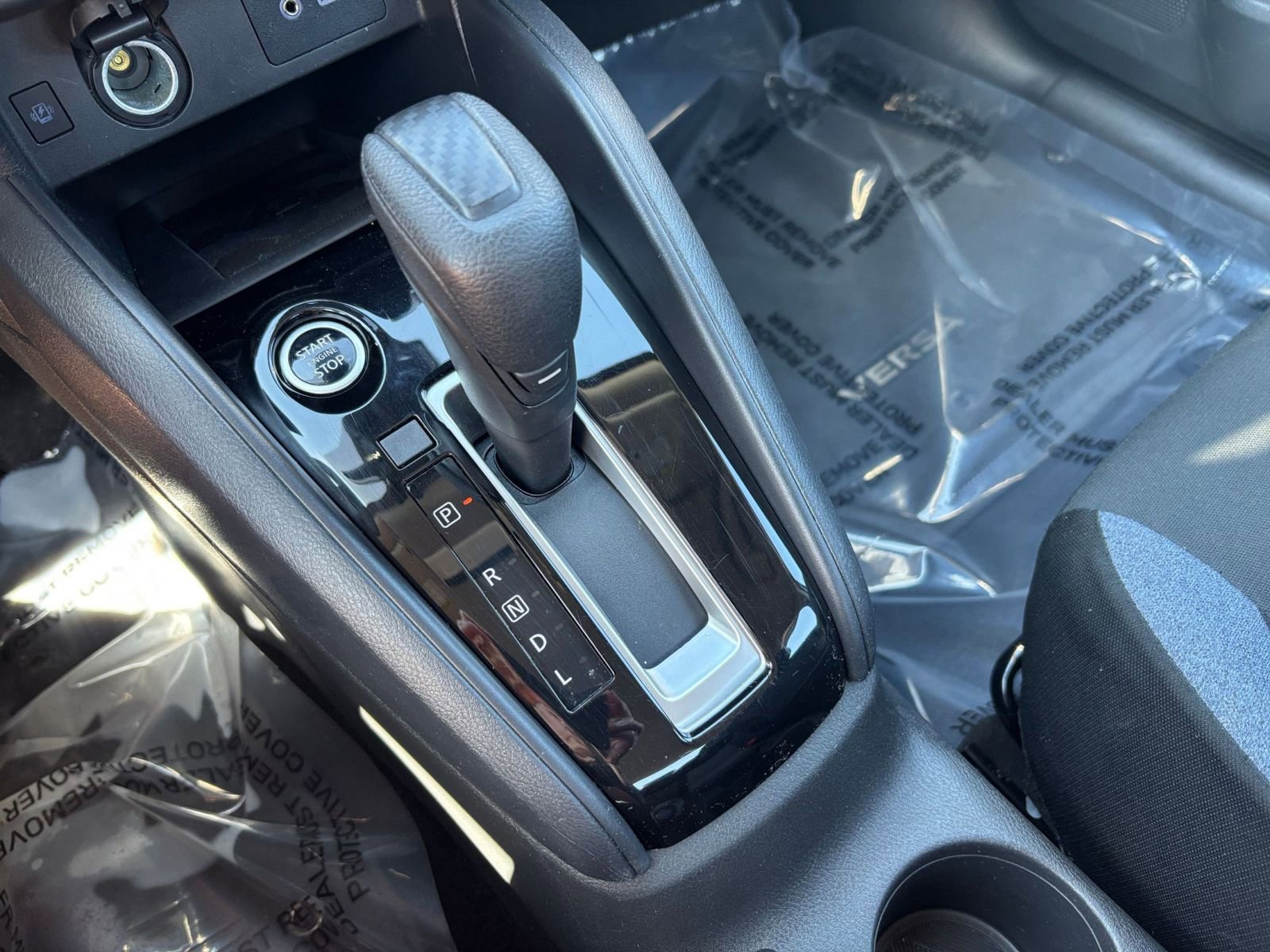 Used 2025 Nissan Versa SV image 39