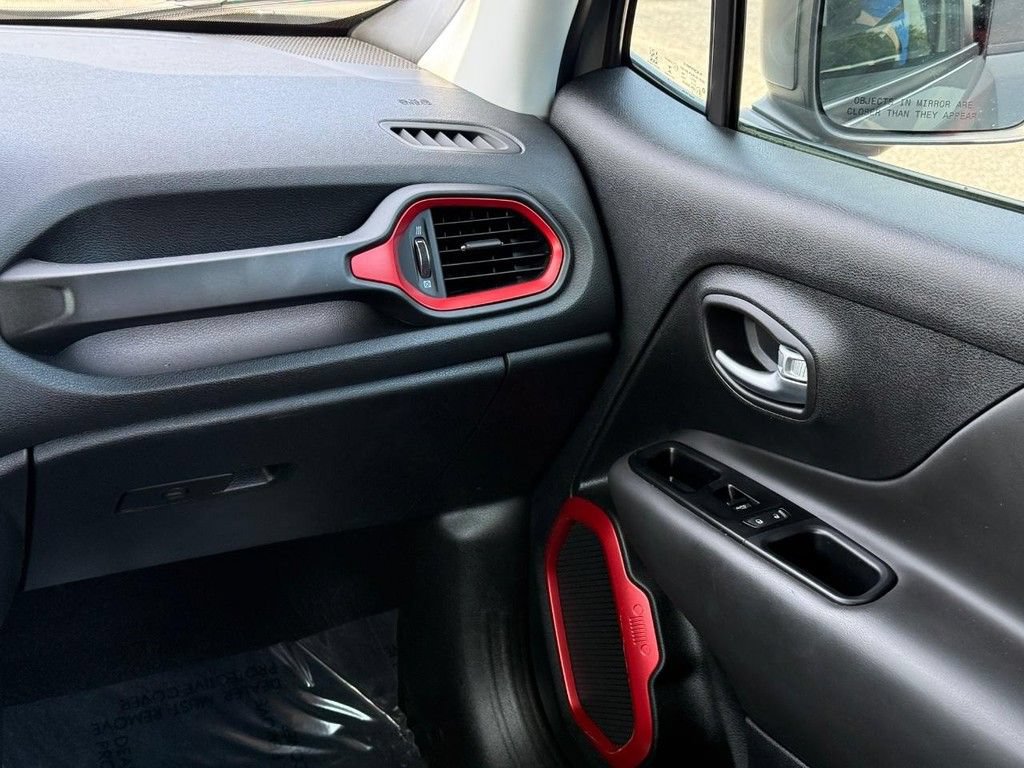 Certified 2020 Jeep Renegade Trailhawk AWD/4WD image 12