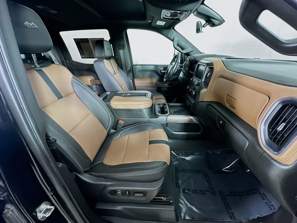 Used 2021 Chevrolet Silverado 1500 High Country w/ Technology Package AWD/4WD image 12