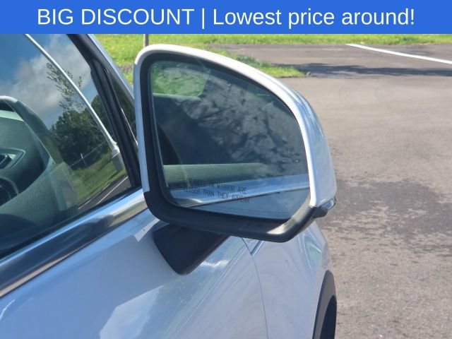 Used 2023 Volvo XC40 B5 Plus AWD/4WD image 7