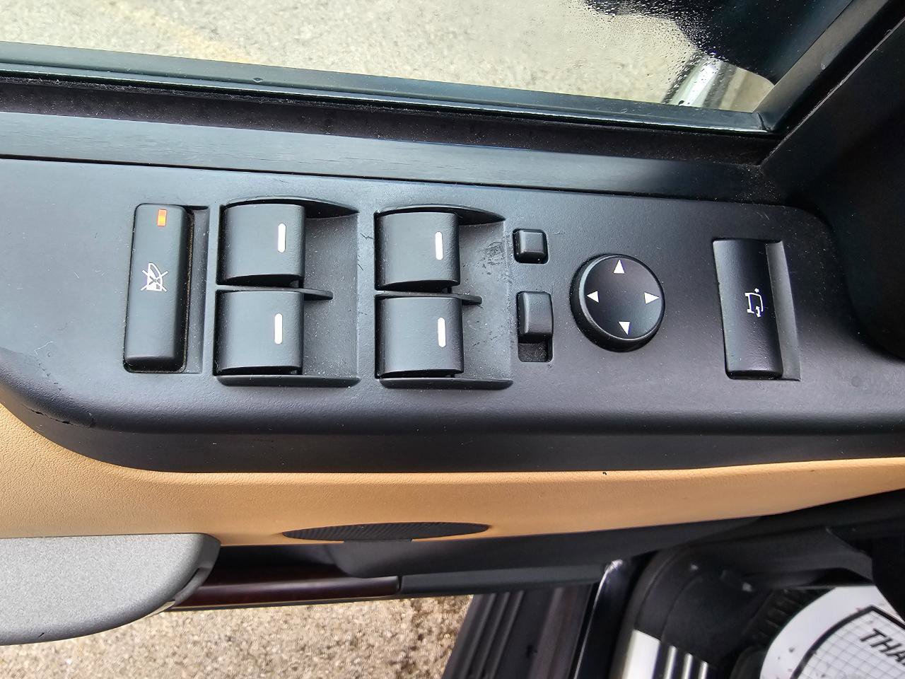 Used 2004 Land Rover Range Rover HSE AWD/4WD image 29