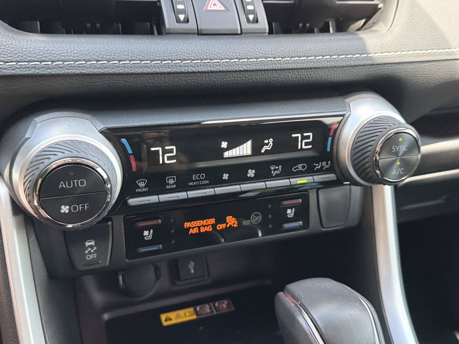 Used 2022 Toyota RAV4 Limited AWD/4WD image 23