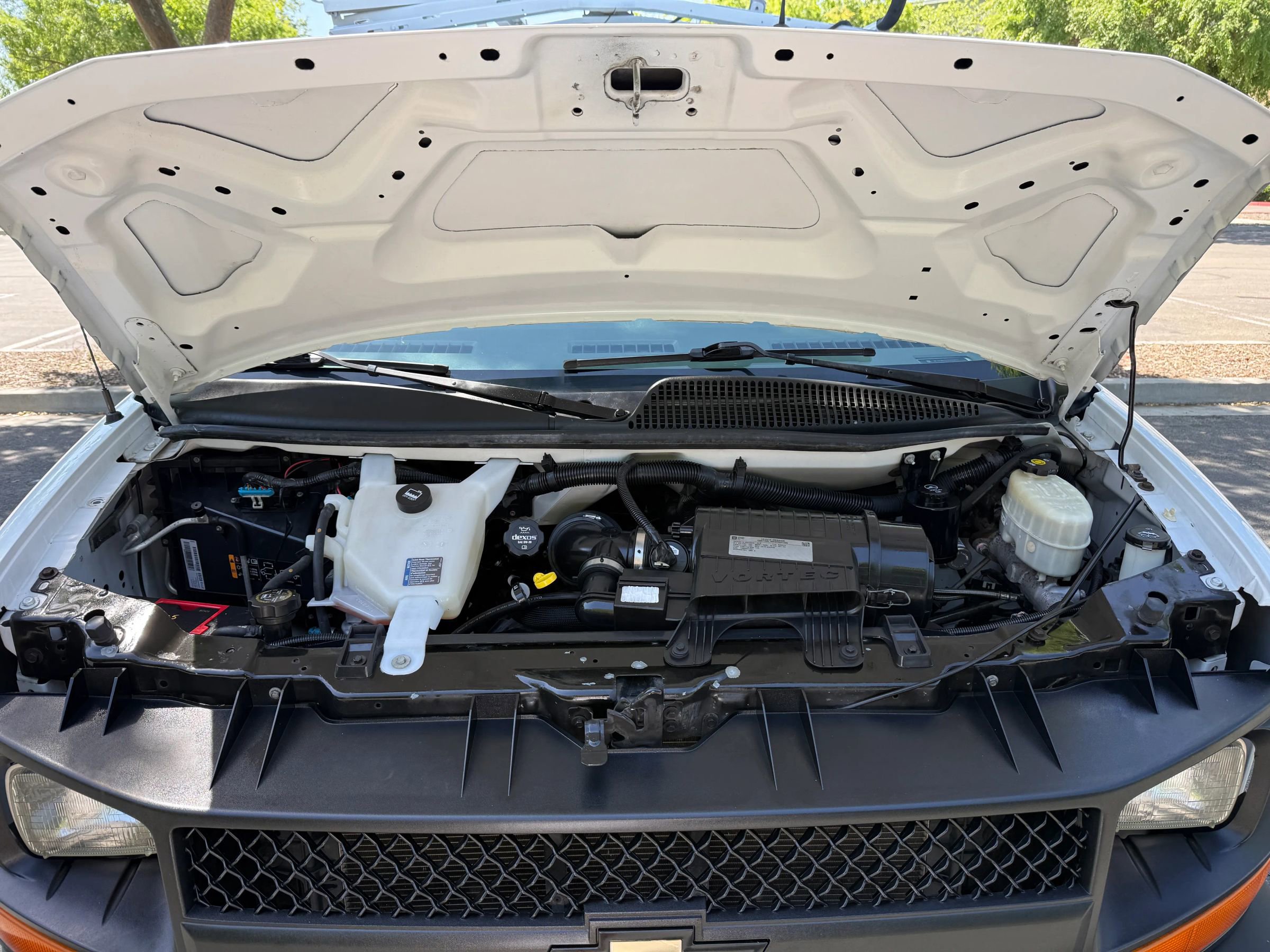 Used 2015 Chevrolet Express 2500 Van 3D image 28