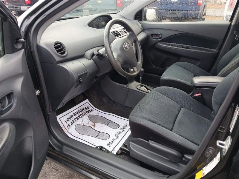 Used 2012 Toyota Yaris Sedan image 9