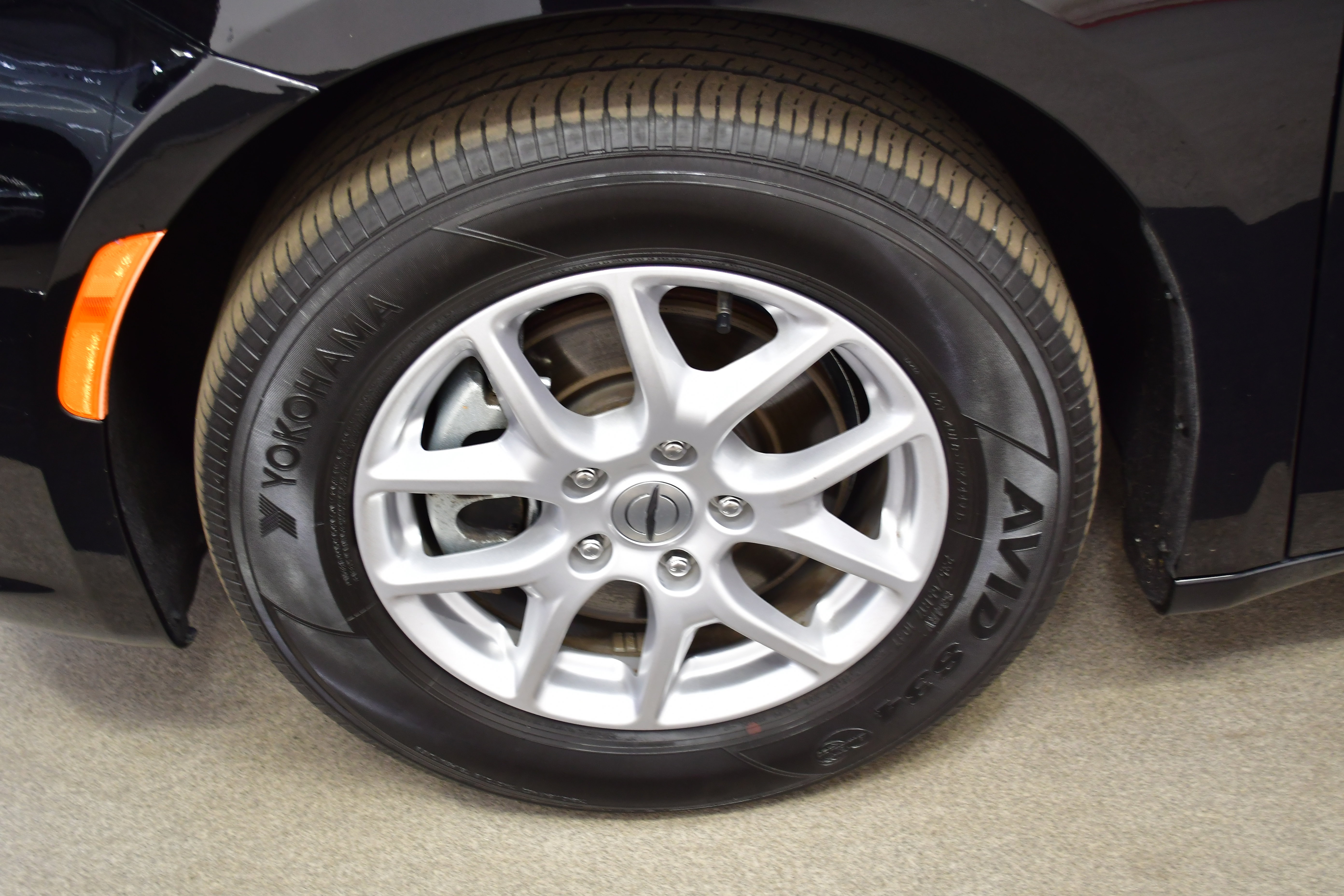 Used 2024 Chrysler Pacifica Touring-L image 38