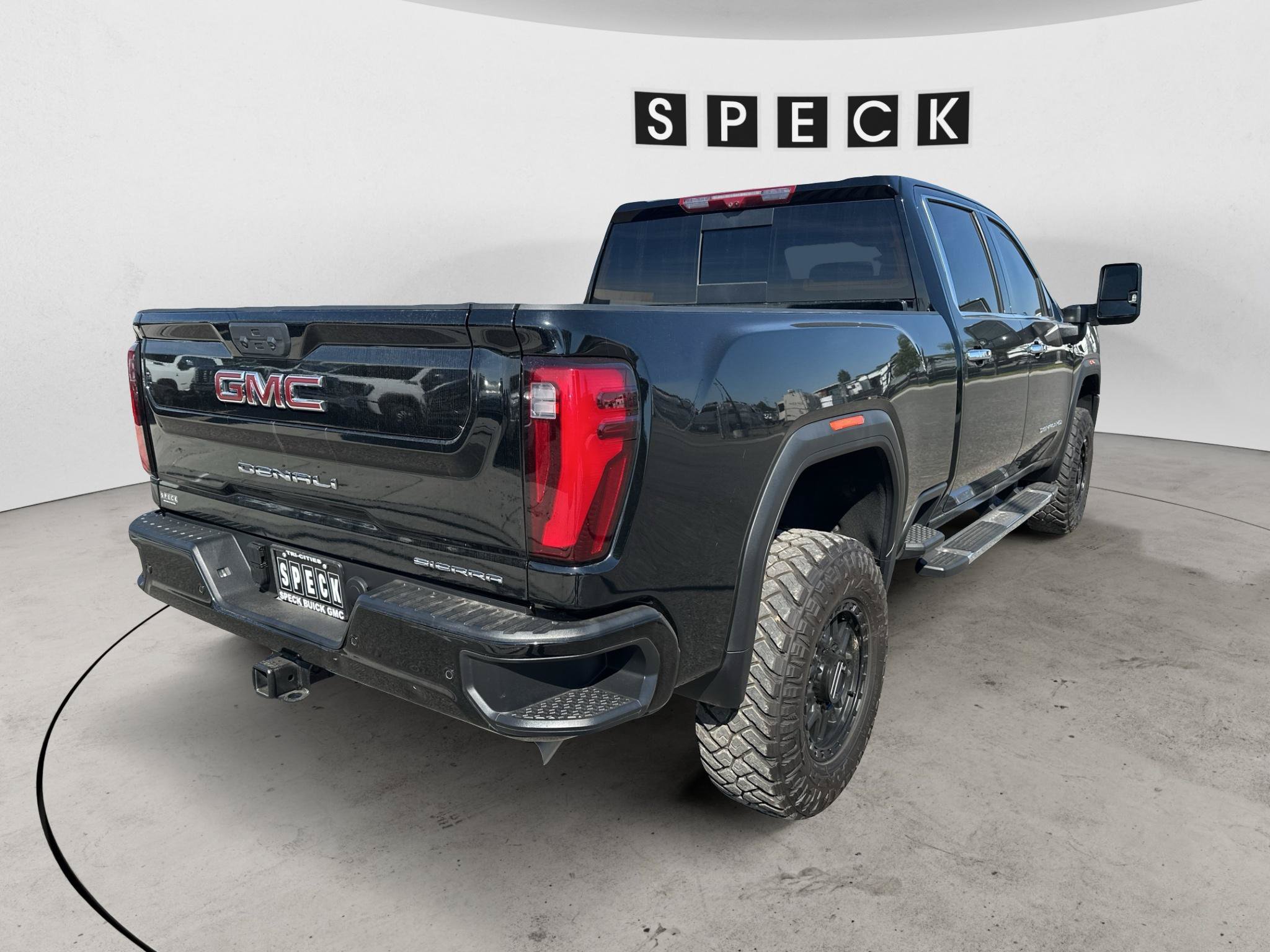 Used 2025 GMC Sierra 3500 Denali w/ Denali Reserve Package AWD/4WD image 5
