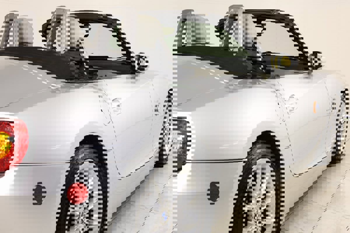 Used 2004 BMW Z4 2.5i image 35