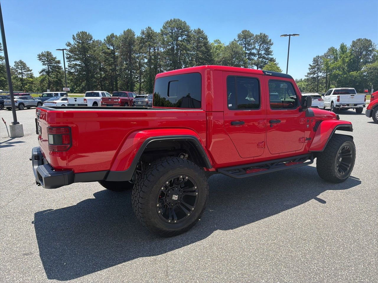 Used 2025 Jeep Gladiator Sport AWD/4WD image 8