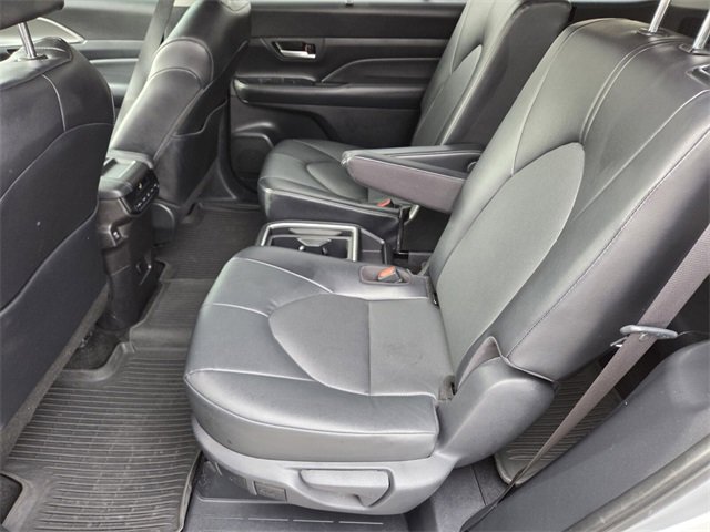 Used 2025 Toyota Grand Highlander AWD Hybrid image 12