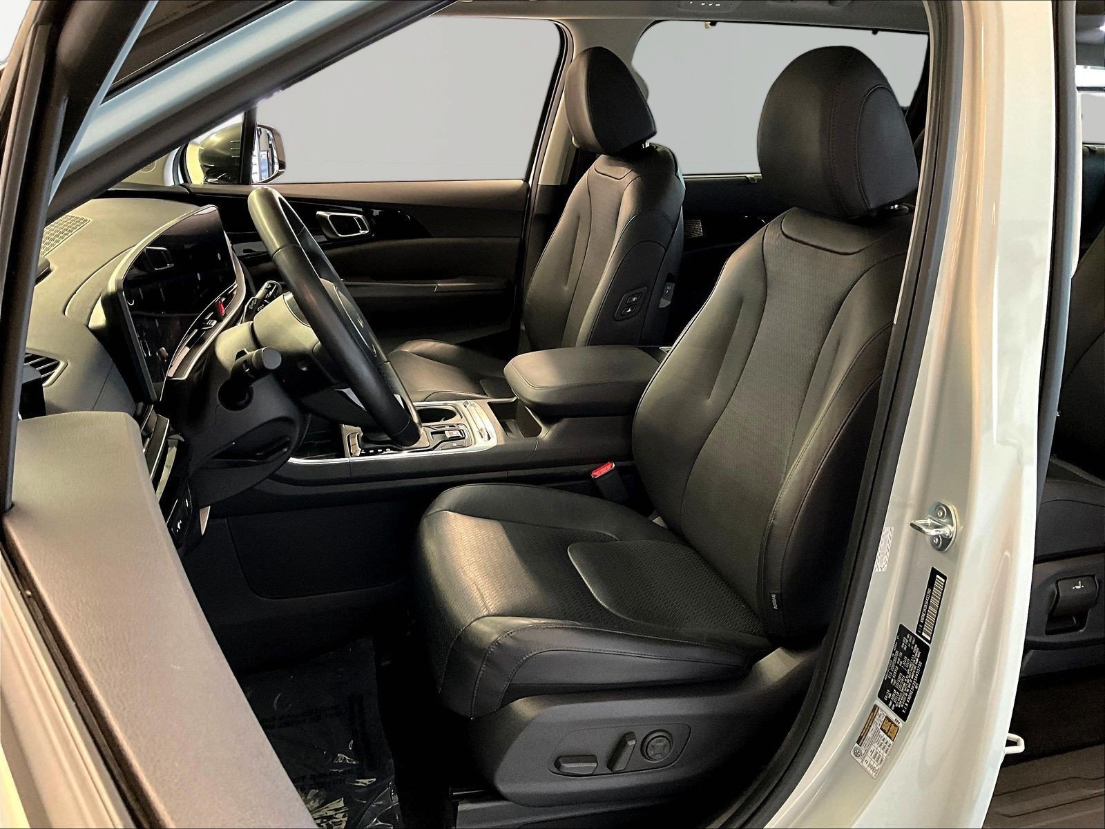 Used 2025 Kia Carnival SX Prestige FWD image 21