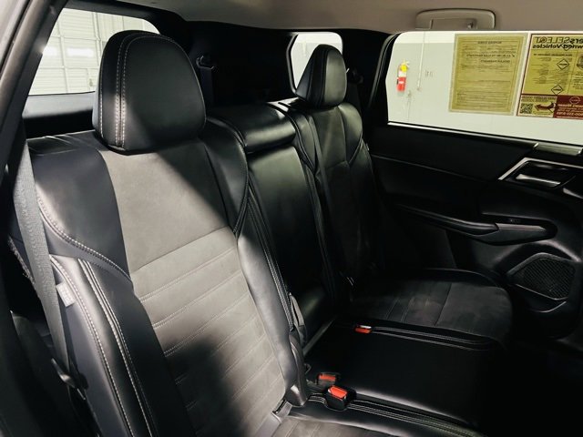 Used 2024 Mitsubishi Outlander SE image 30