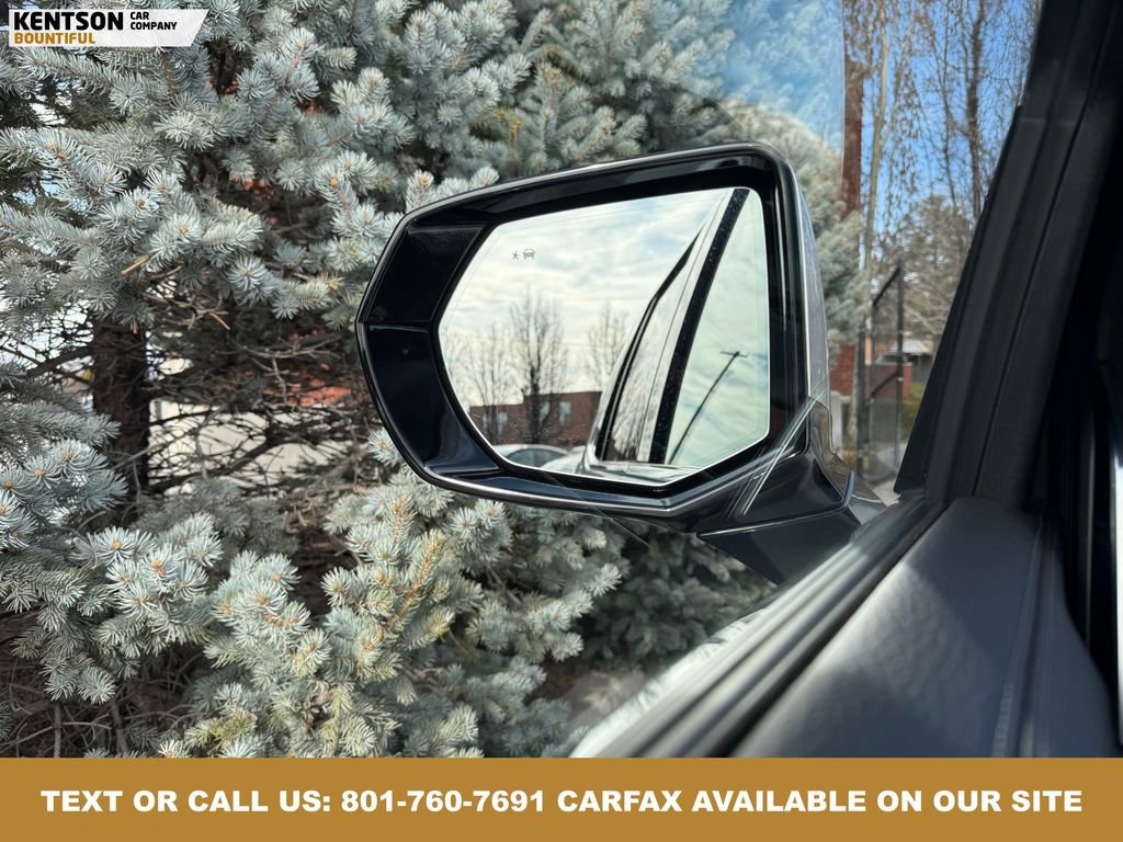 Used 2025 GMC Yukon Denali w/ Sun & Power Step Package image 25