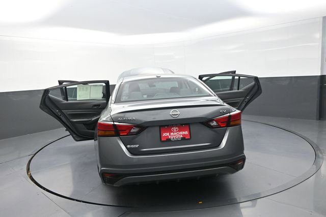Used 2024 Nissan Altima 2.5 SV image 10
